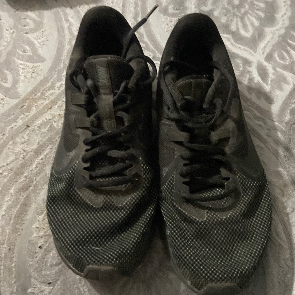 Nike tennis shoes